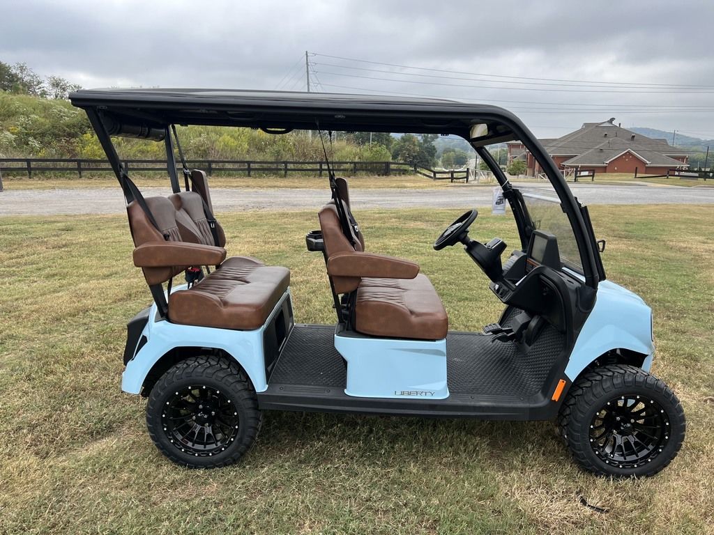 2027 E-Z-GO Liberty 4F XTL ELiTE Lithium Powertrain — photo 6