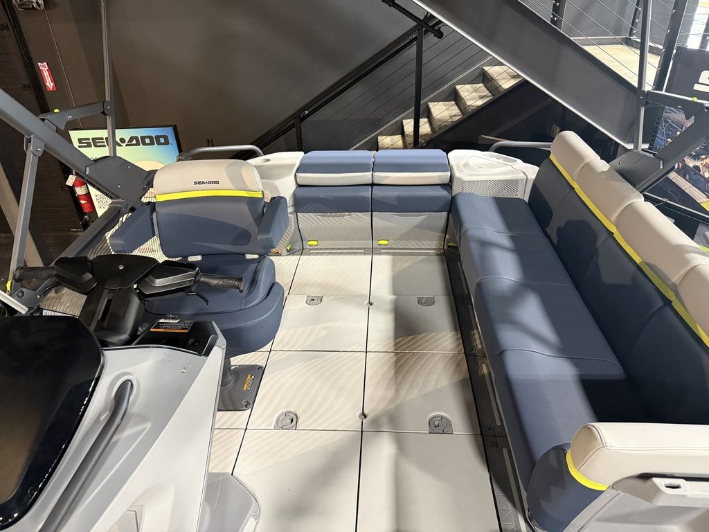 New Sea-Doo Switch™ Cruise Limited 21 - 230 hp Painted 2025