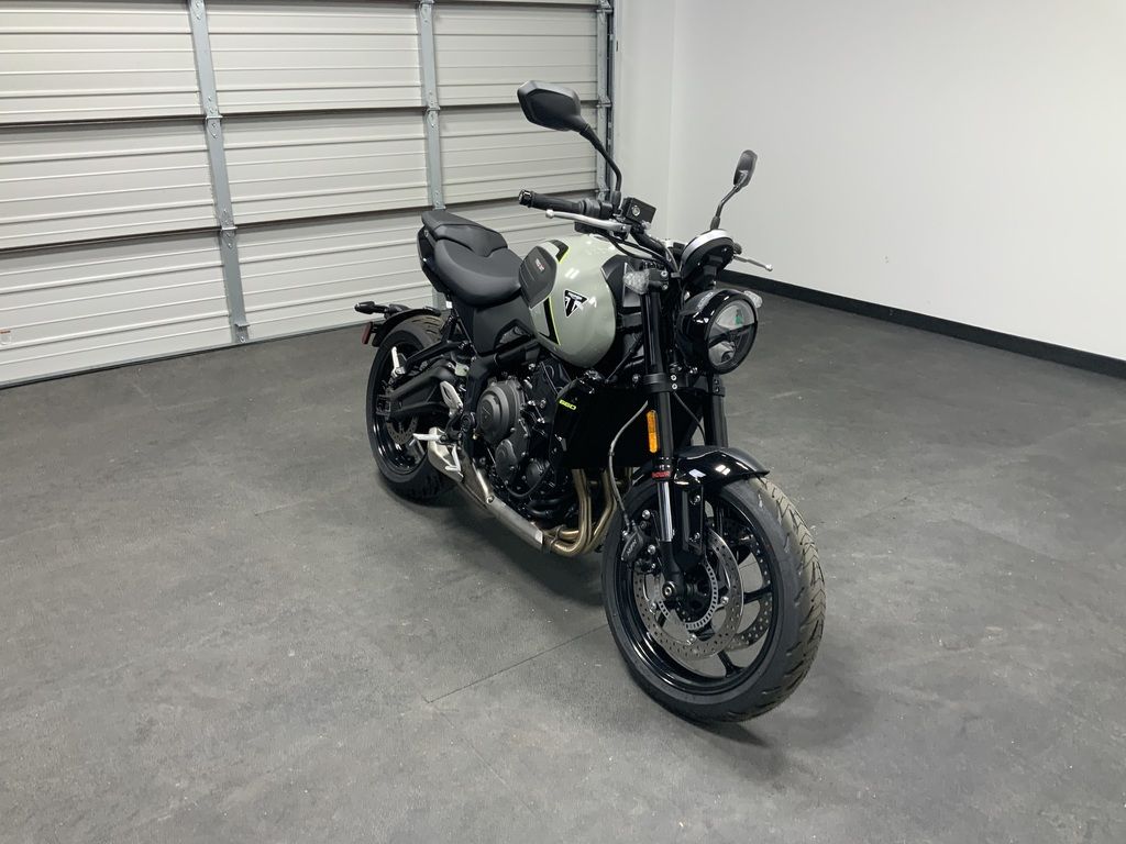 New Triumph Trident 660 Stone grey 2026