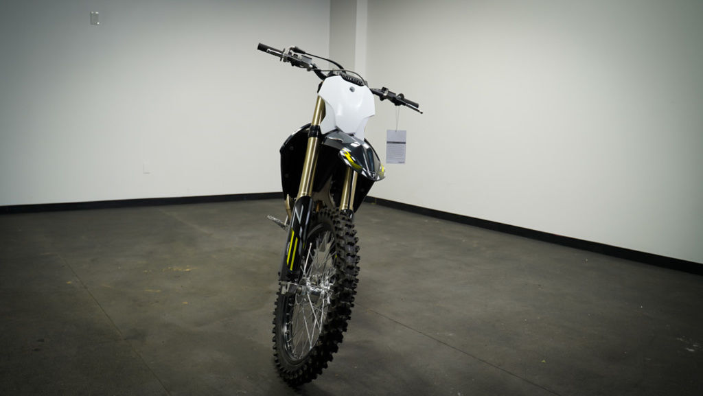 New Triumph TF 450-X Jet Black/Pure White 2026