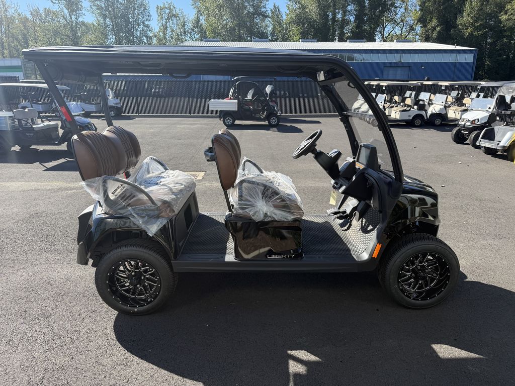 2026 E-Z-GO Liberty Commuter ELiTE Lithium — photo 3