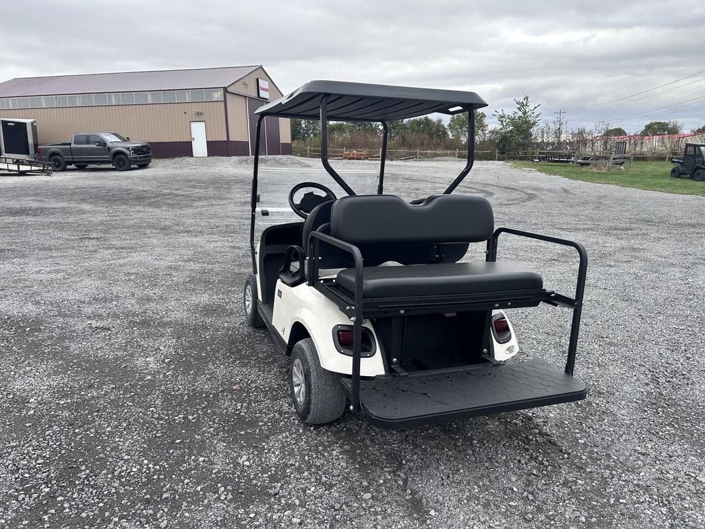 2021 E-Z-GO Freedom TXT Gas — photo 2