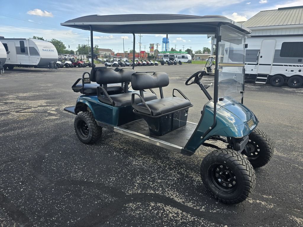 2006 E-Z-GO TXT 6 Seater — photo 3