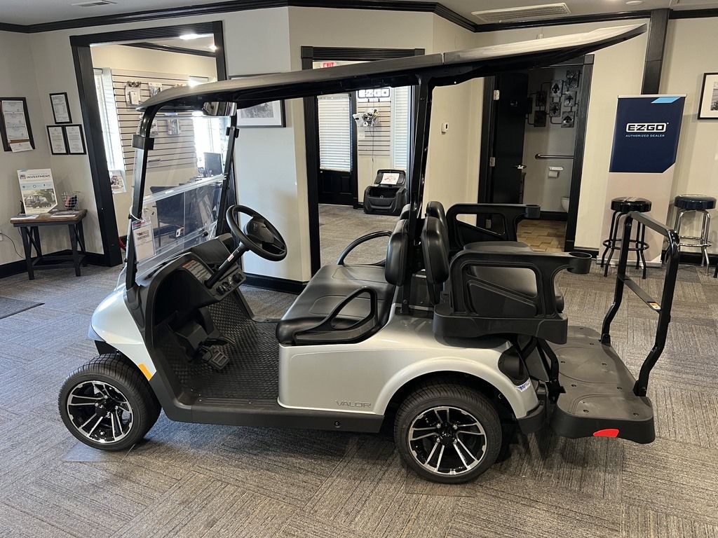 2027 E-Z-GO RXV 2 Valor S+ 13.5-hp Gas — photo 2