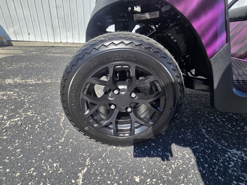 2027 E-Z-GO RXV 4 Valor S 13.5-hp Gas — photo 7