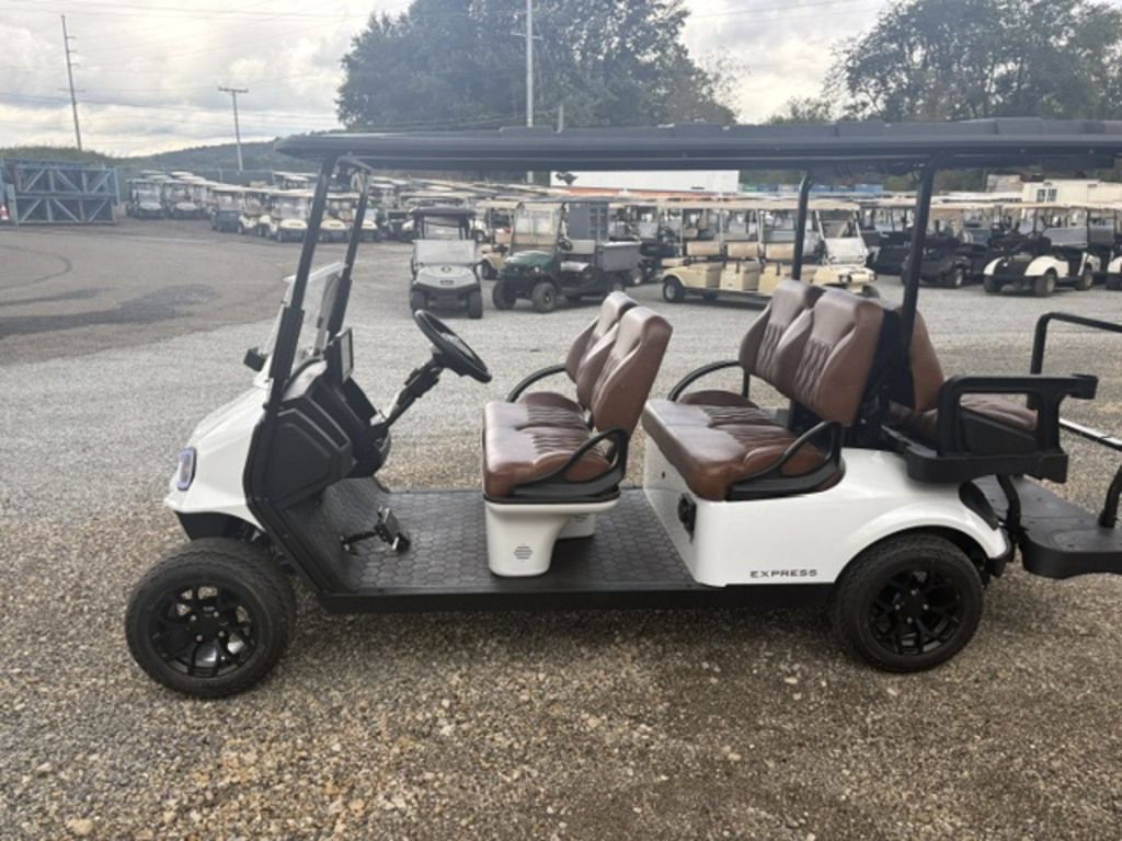 2027 E-Z-GO Express 6 Touring STL ELiTE Lithium — photo 2