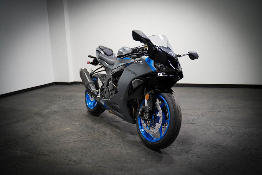 New Kawasaki Ninja® ZX™-6R 2026