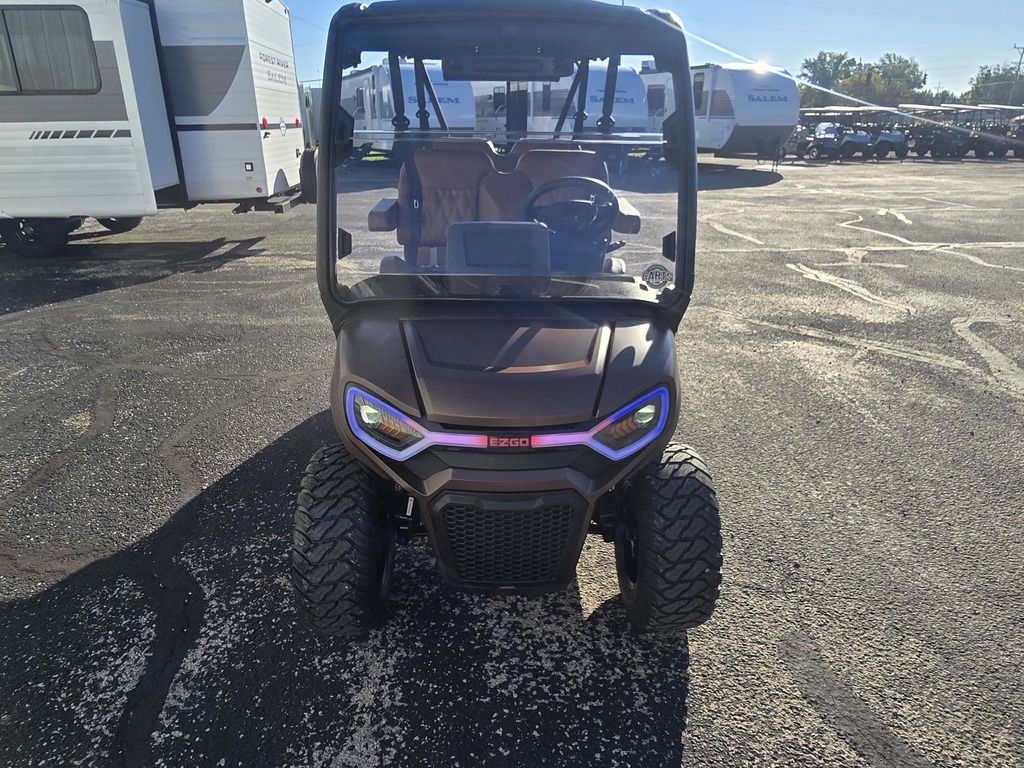 2027 E-Z-GO Liberty 4F XTL ELiTE Lithium Powertrain — photo 2