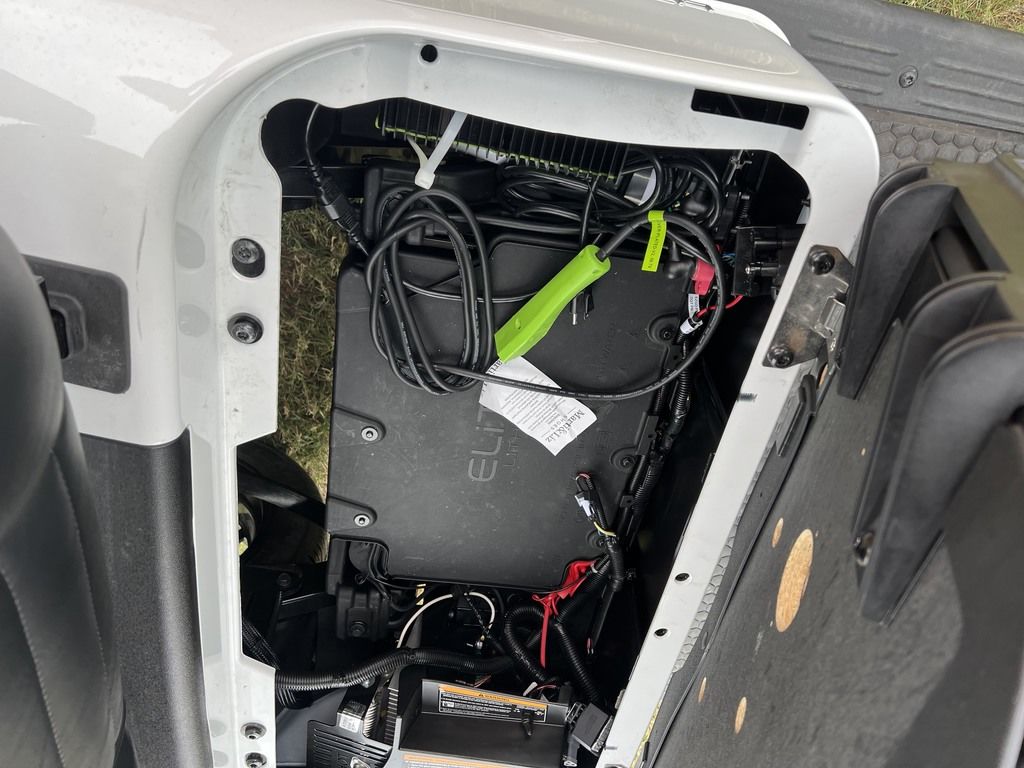 2027 E-Z-GO Liberty 4F X ELiTE Lithium Powertrain — photo 8