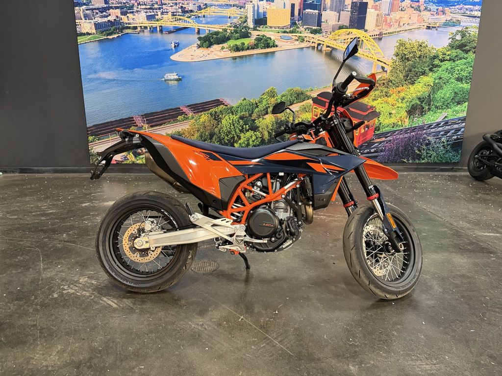 New KTM 690 SMC R 2026