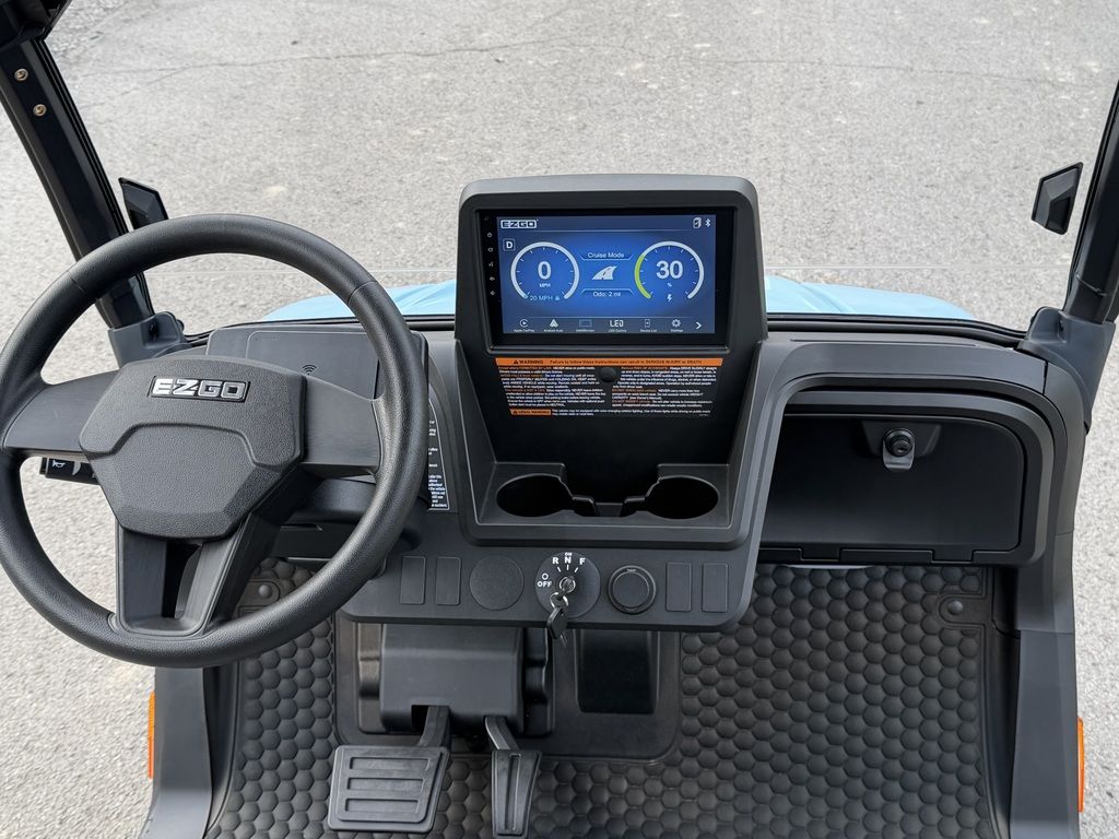 2027 E-Z-GO Liberty 4F XT ELiTE Lithium Powertrain — photo 5