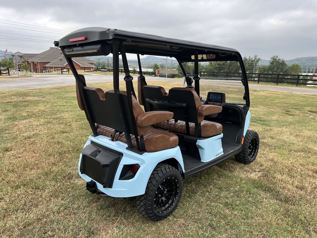 2027 E-Z-GO Liberty 4F XTL ELiTE Lithium Powertrain — photo 5