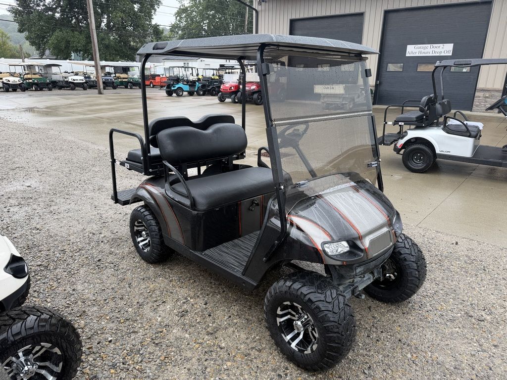 2021 E-Z-GO Freedom TXT Gas — photo 2