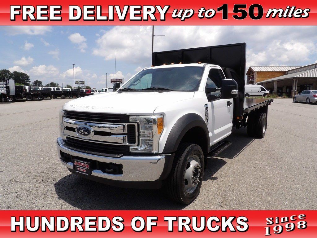 2017 Ford F-550 Super Duty - Dual Rear Wheel