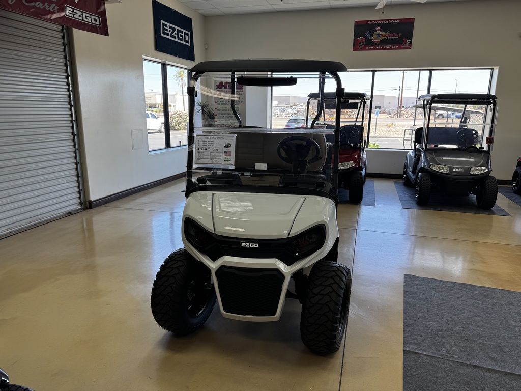 2027 E-Z-GO Liberty 4 X ELiTE Lithium Powertrain — photo 2
