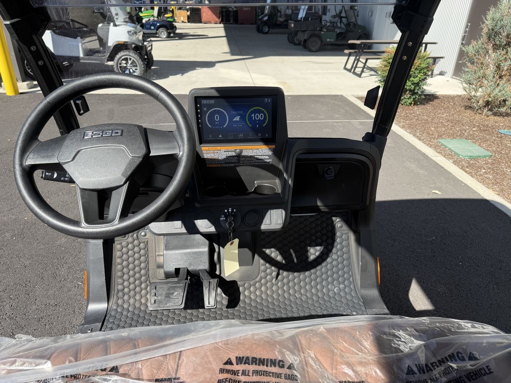 2026 E-Z-GO Liberty Commuter ELiTE Lithium — photo 6