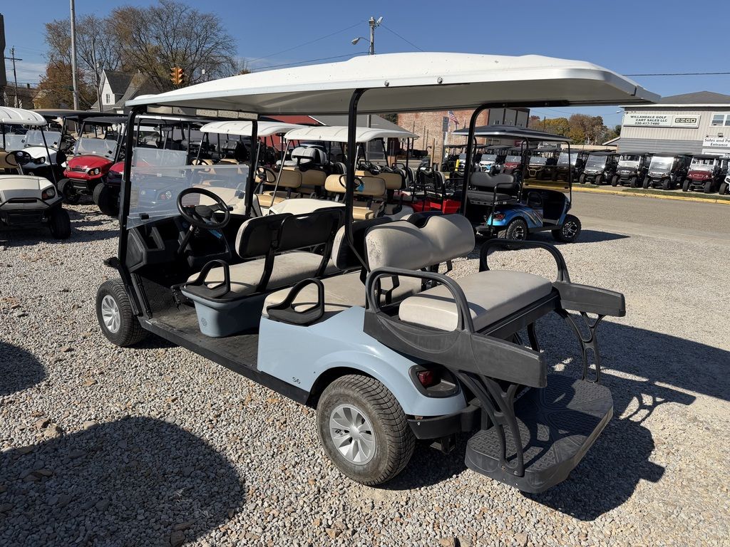 2021 E-Z-GO Express S6 Gas — photo 4