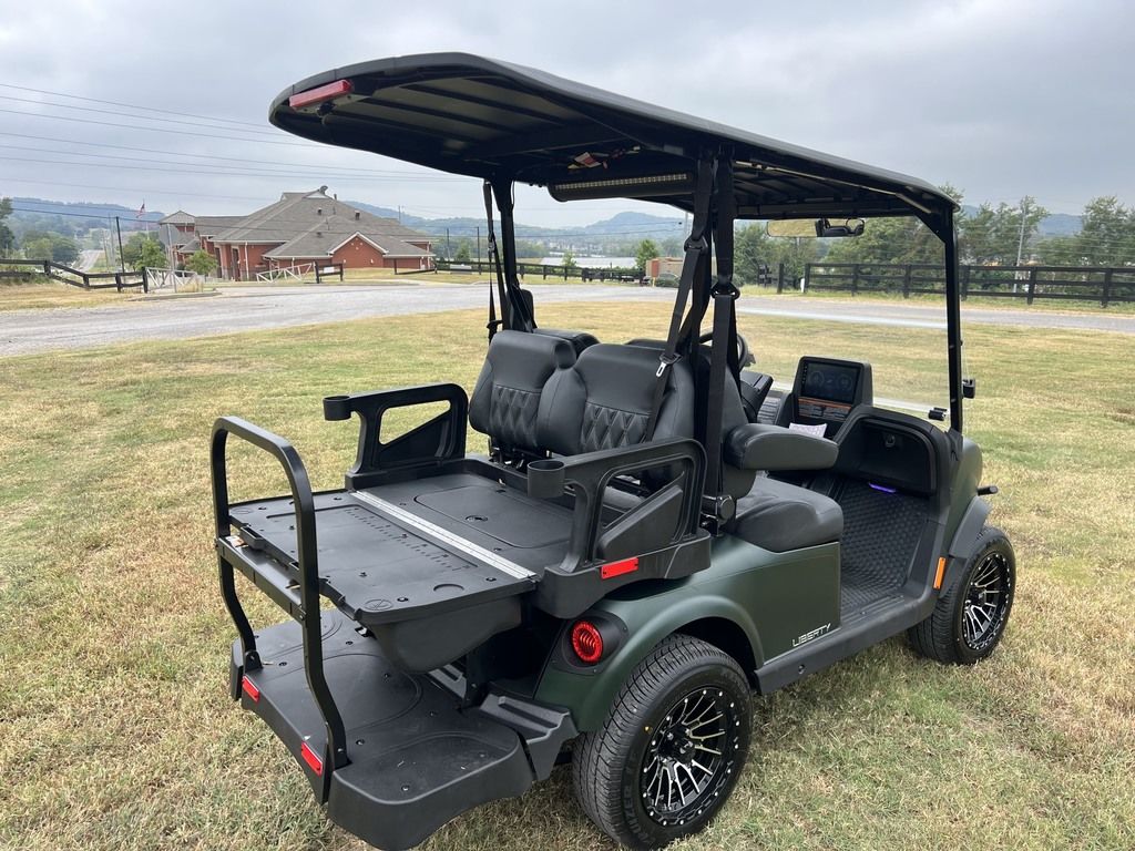 2027 E-Z-GO Liberty 4 XTL ELiTE Lithium Powertrain — photo 3