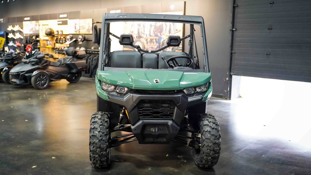 New Can-Am® Defender DPS HD7 Compass Green 2026
