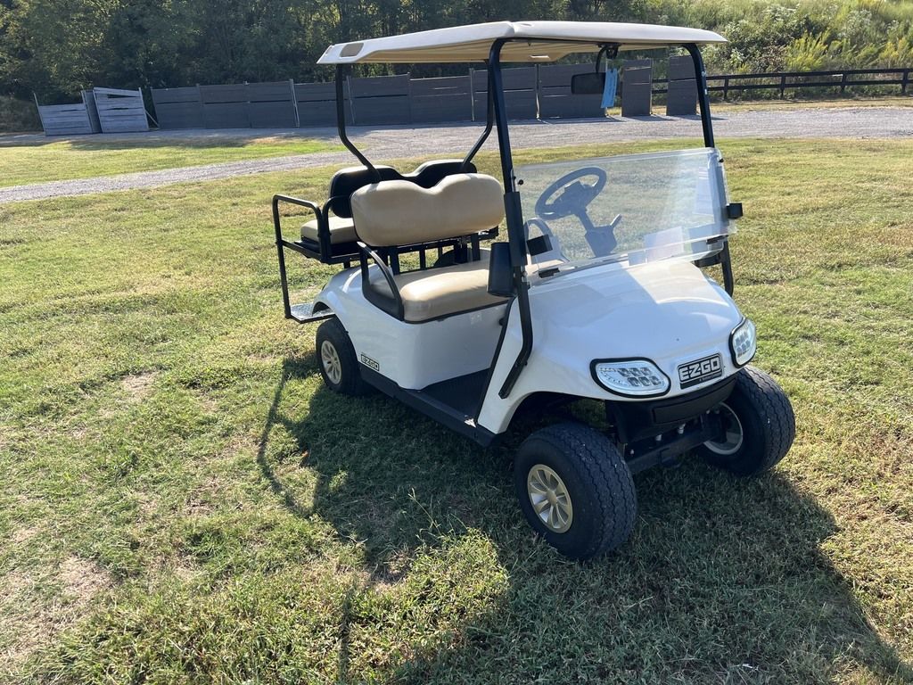 2018 E-Z-GO TXT® Gas — photo 6