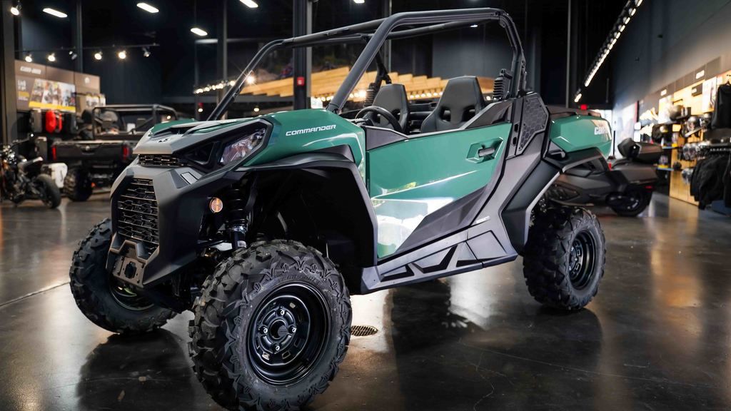 New Can-Am® Commander DPS 700 2026