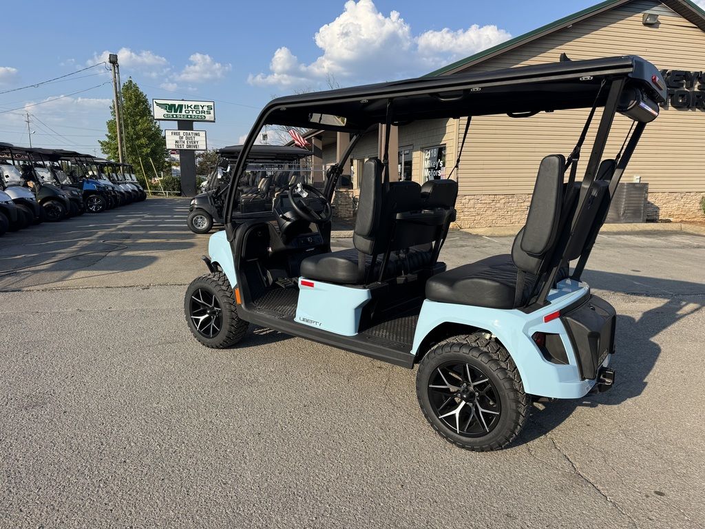 2027 E-Z-GO Liberty 4F XTL ELiTE Lithium Powertrain — photo 10