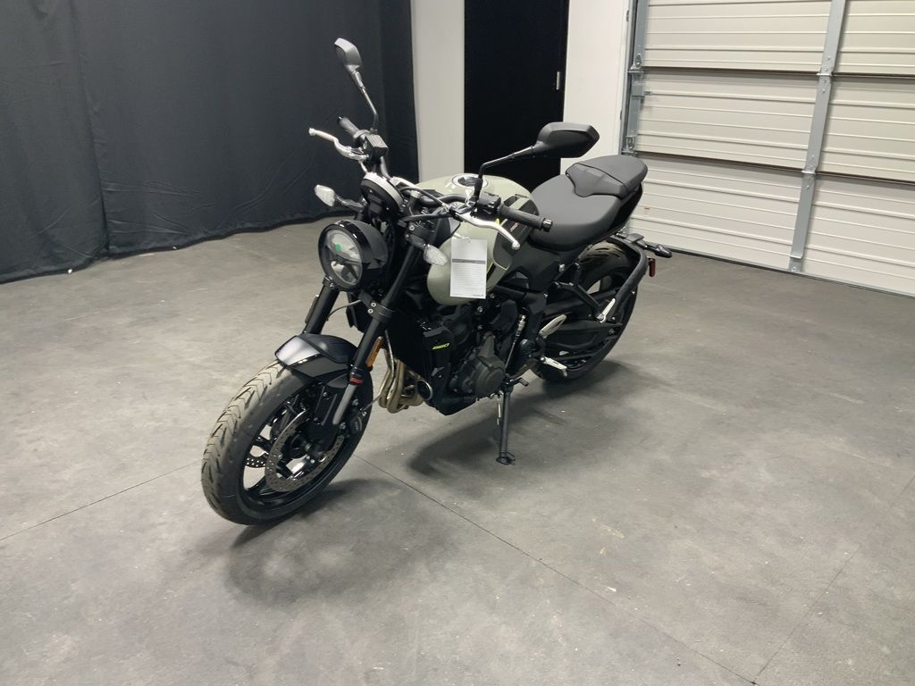 New Triumph Trident 660 Stone grey 2026