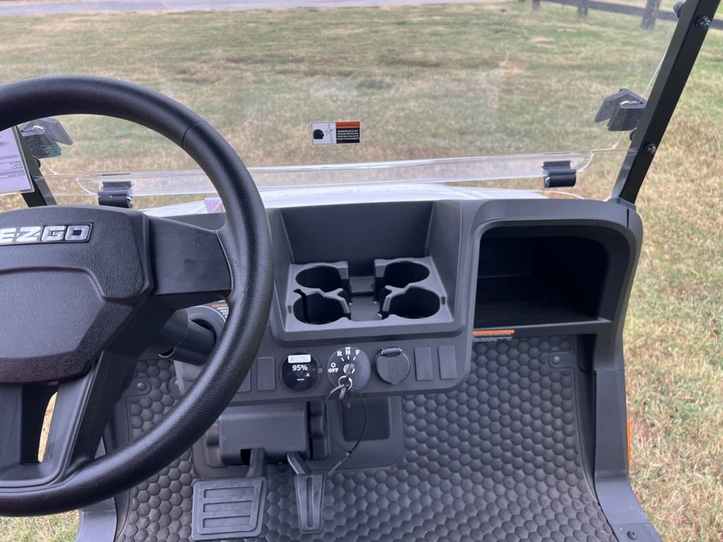 2027 E-Z-GO Liberty 4F X ELiTE Lithium Powertrain — photo 9