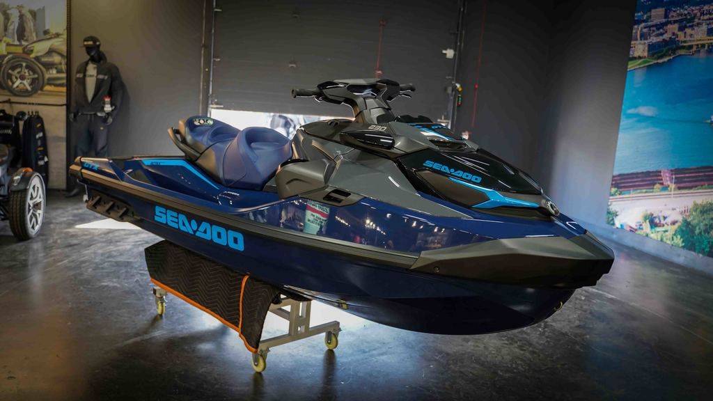 New Sea-Doo GTX™ 230 Tech, Audio, iDF, iBR 2026