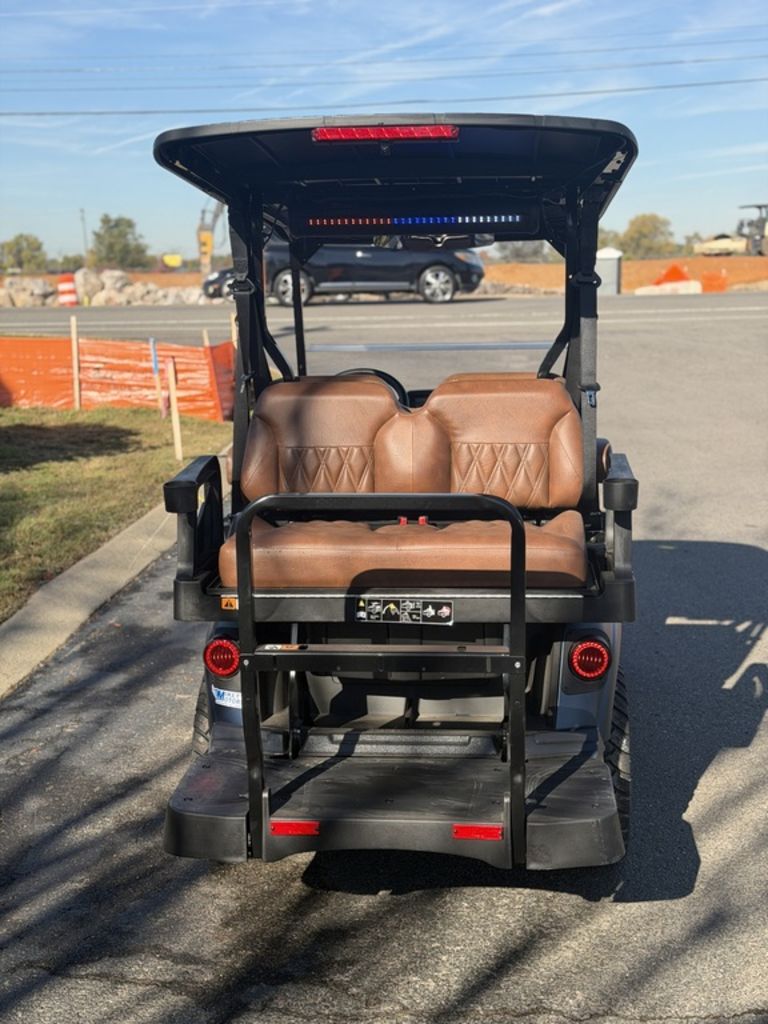 2027 E-Z-GO Liberty 4 XTL ELiTE Lithium Powertrain — photo 5