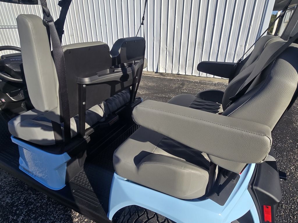 2027 E-Z-GO Liberty 4F XTL ELiTE Lithium Powertrain — photo 12