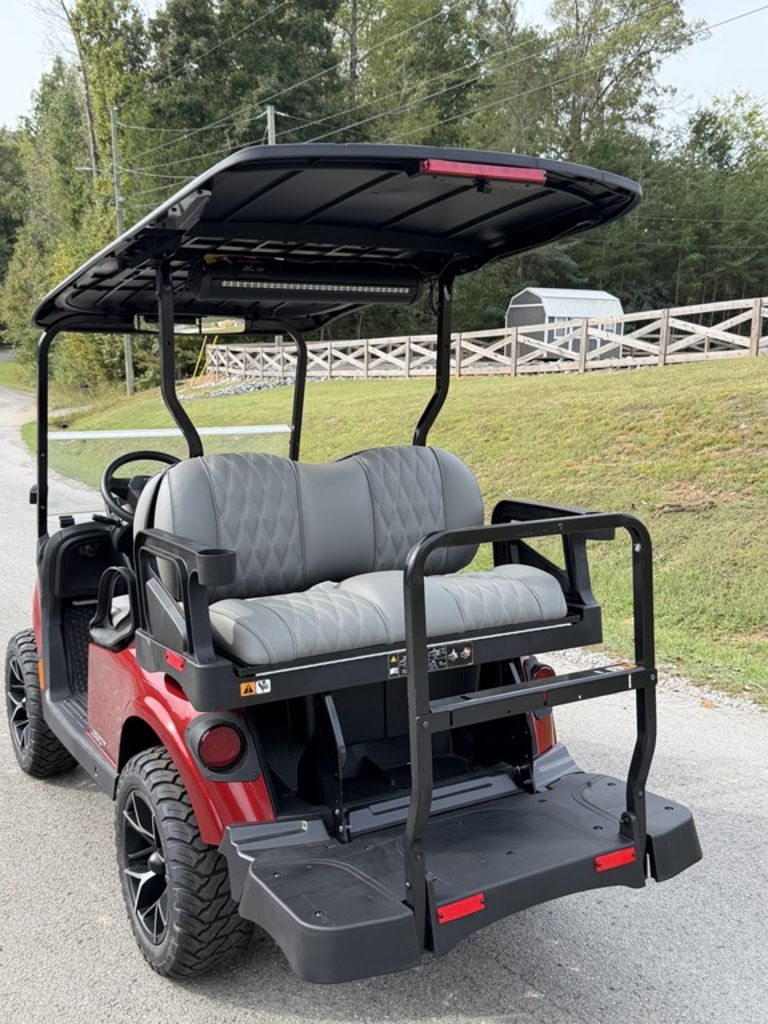 2027 E-Z-GO Liberty 4 XT ELiTE Lithium Powertrain — photo 4