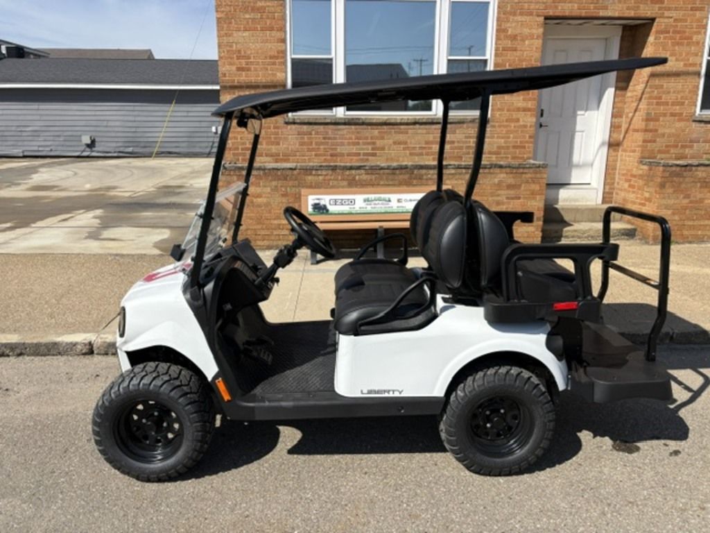 2027 E-Z-GO Liberty 4 X 13.5-hp Gas Powertrain — photo 3