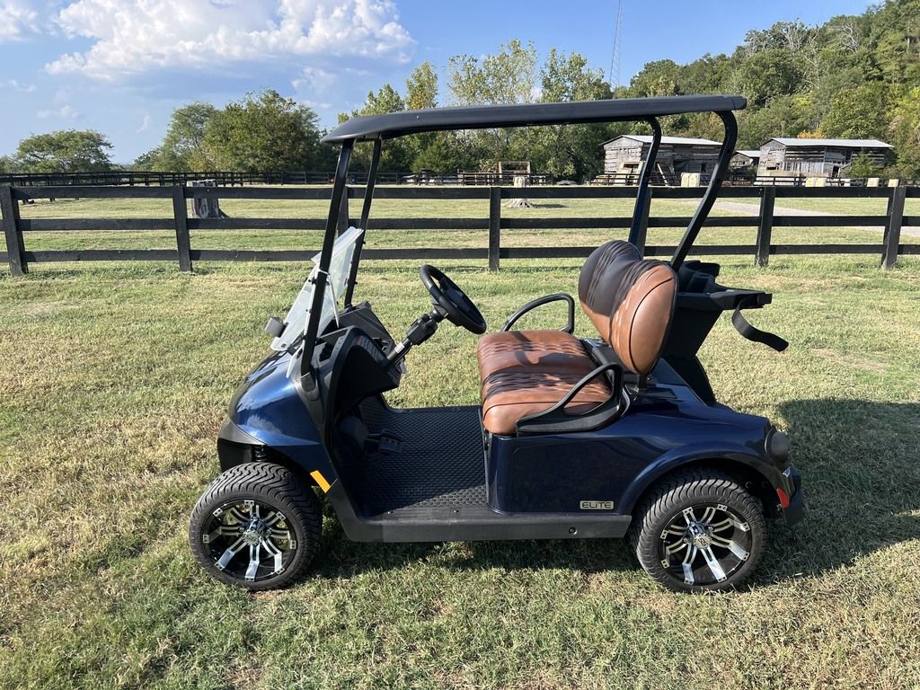 2026 E-Z-GO RXV 2 Freedom Elite Lithium — photo 2