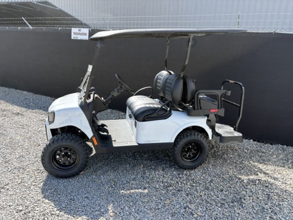 2027 E-Z-GO Liberty 4 X 13.5-hp Gas Powertrain — photo 2