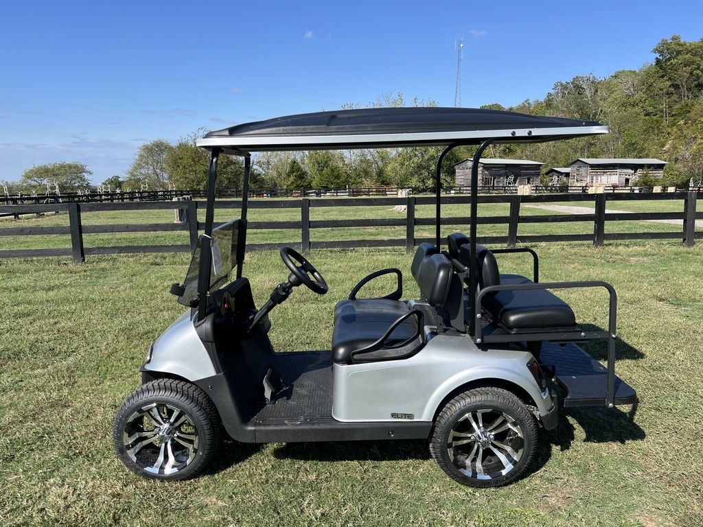 2021 E-Z-GO RXV® ELiTE CPO 4 — photo 2