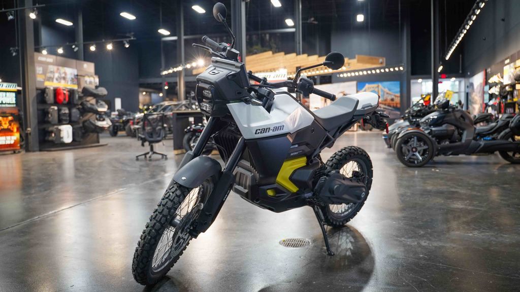 New Can-Am® Origin White 2025