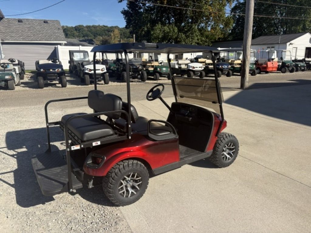 2012 E-Z-GO TXT Gas 13.5 HP — photo 4