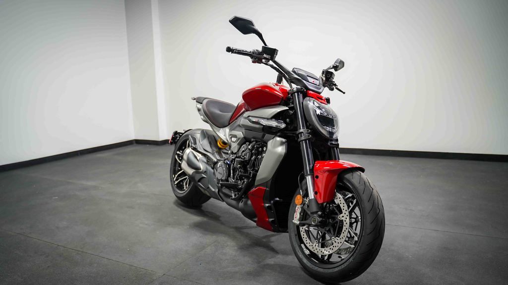 New Ducati XDiavel V4 Burning Red 2026