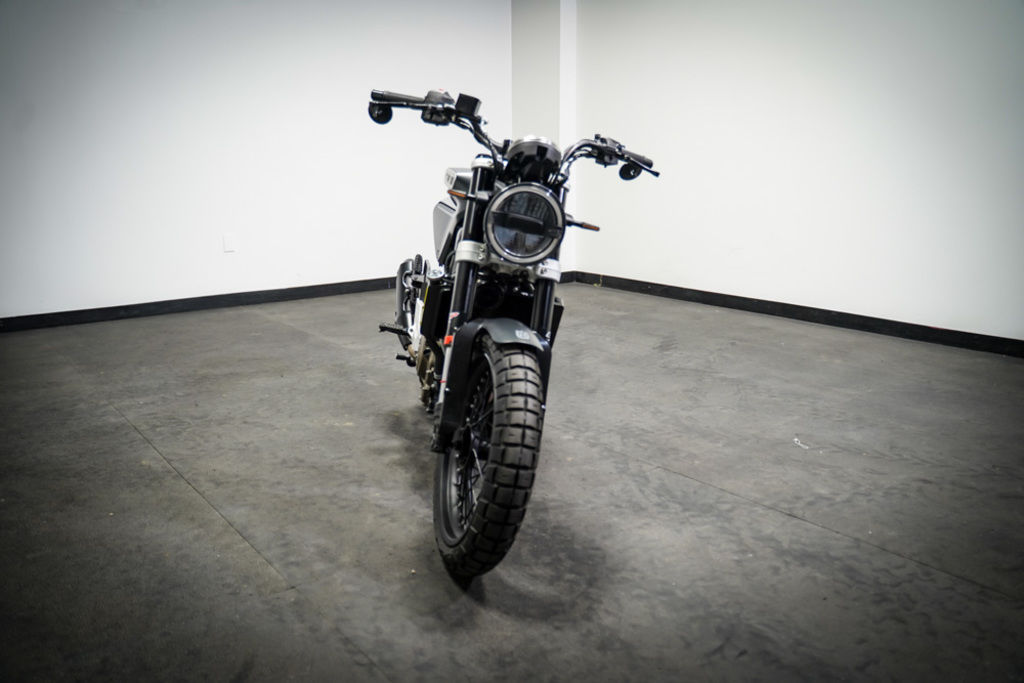 Used Husqvarna® Svartpilen 401 2020