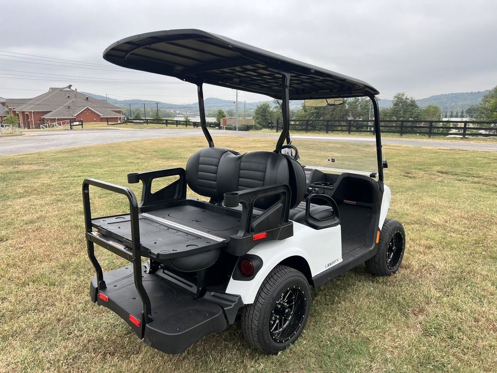 2027 E-Z-GO Liberty 4F X ELiTE Lithium Powertrain — photo 5