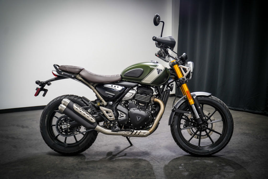New Triumph Scrambler 400 X Matte Khaki Green/Matte Fusion White 2026
