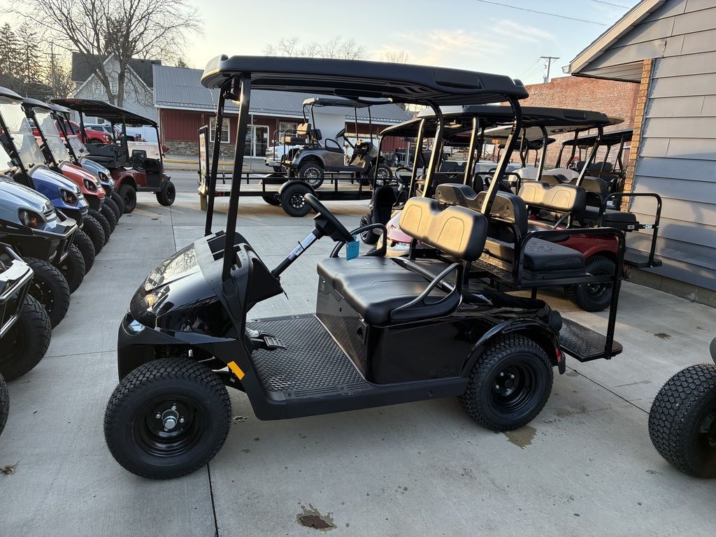 2026 E-Z-GO RXV 4 Valor S 48V — photo 3