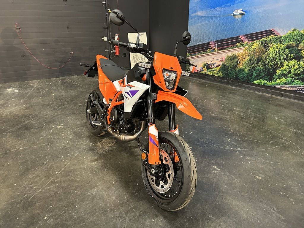 New KTM SMC 390 R 2026