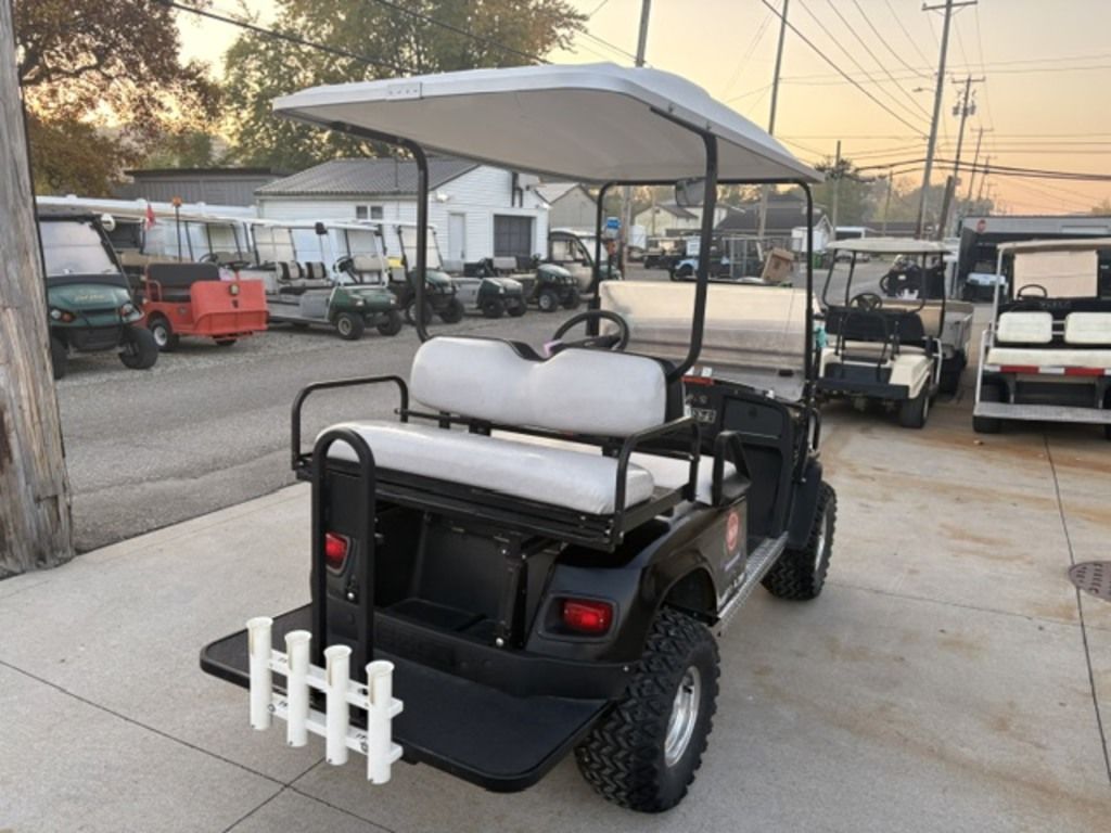 2006 E-Z-GO TXT Gas — photo 3