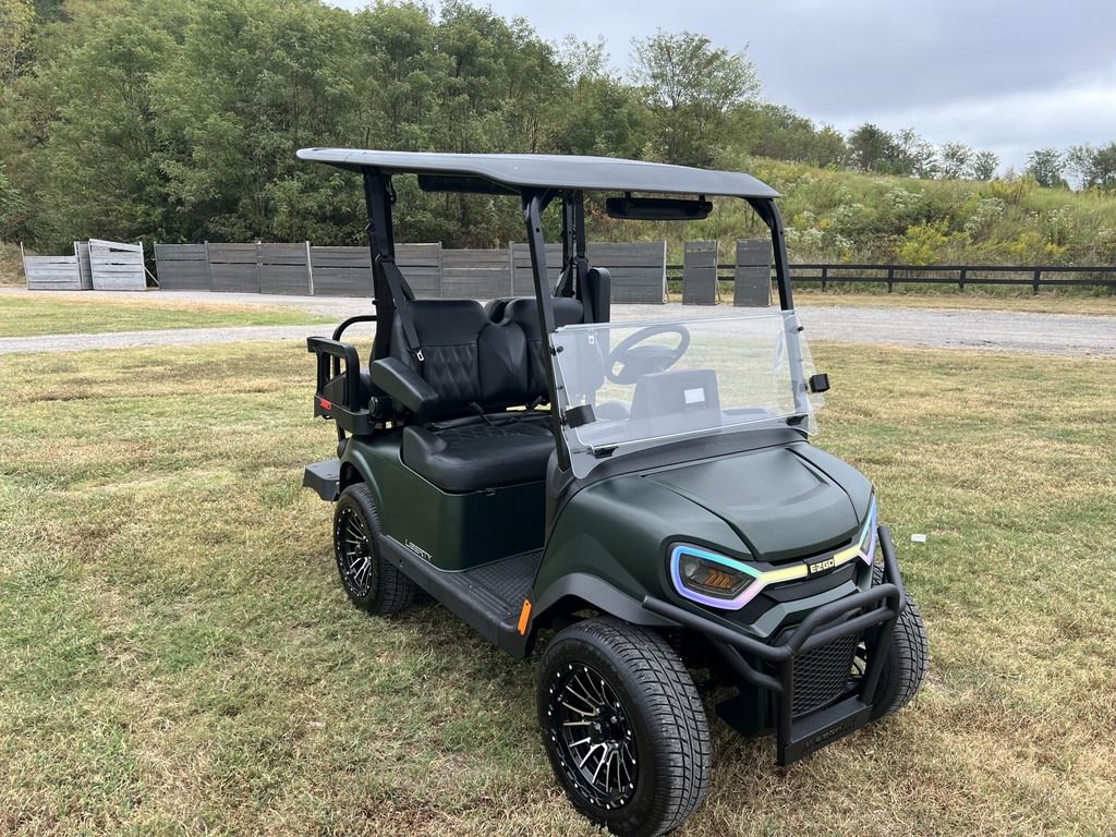 2027 E-Z-GO Liberty 4 XTL ELiTE Lithium Powertrain — photo 4
