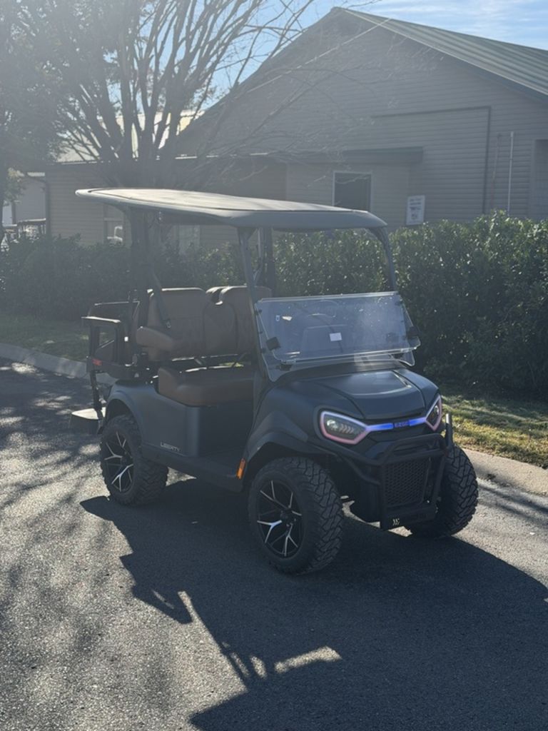 2027 E-Z-GO Liberty 4 XTL ELiTE Lithium Powertrain