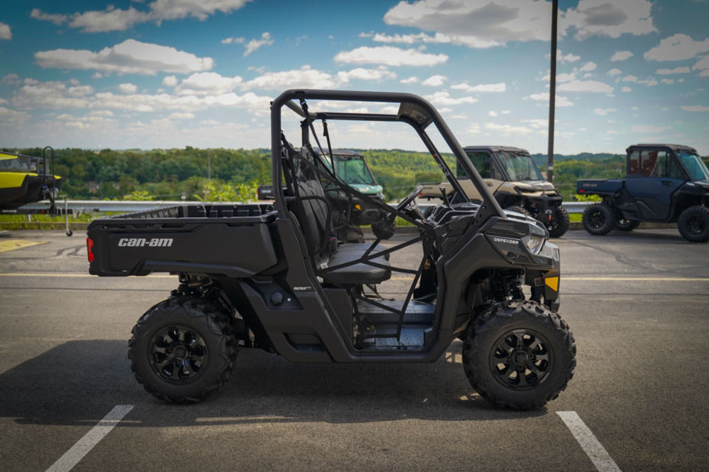 New Can-Am® Defender DPS HD9 Dark Wildland Camo 2026