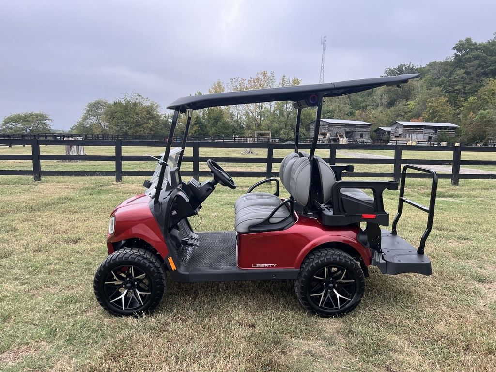 2027 E-Z-GO Liberty 4 XT ELiTE Lithium Powertrain — photo 2