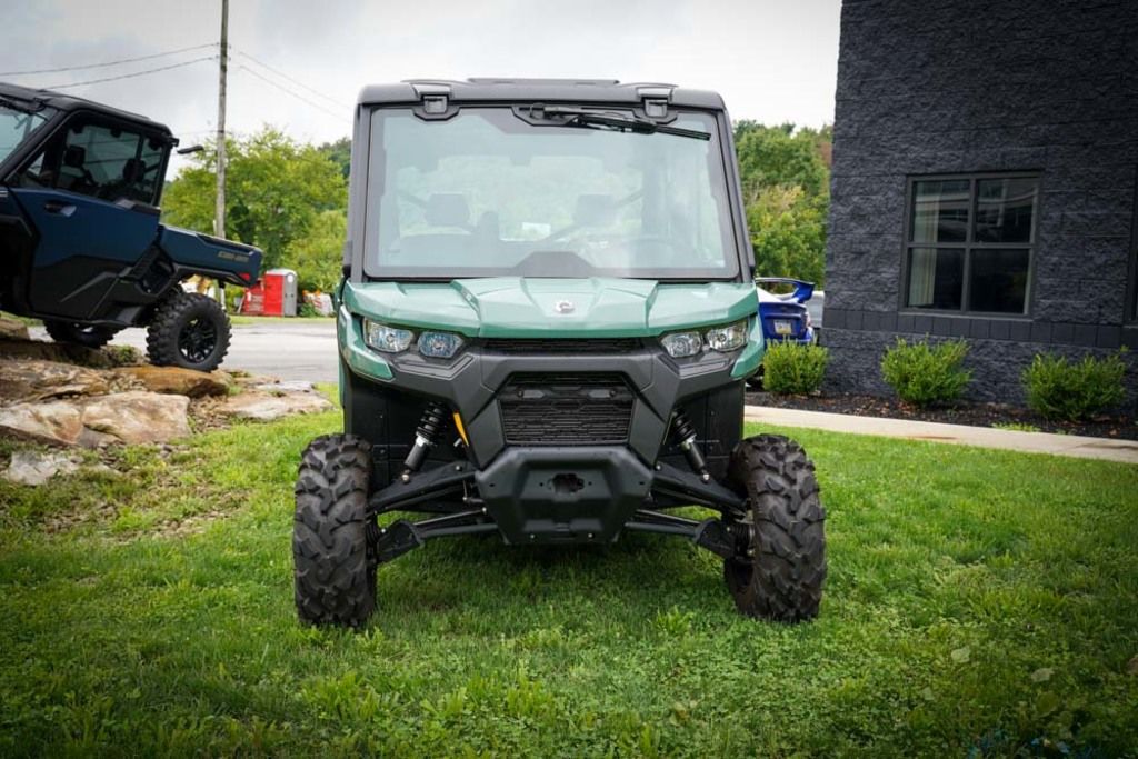 New Can-Am® Defender MAX DPS CAB HD10 2026